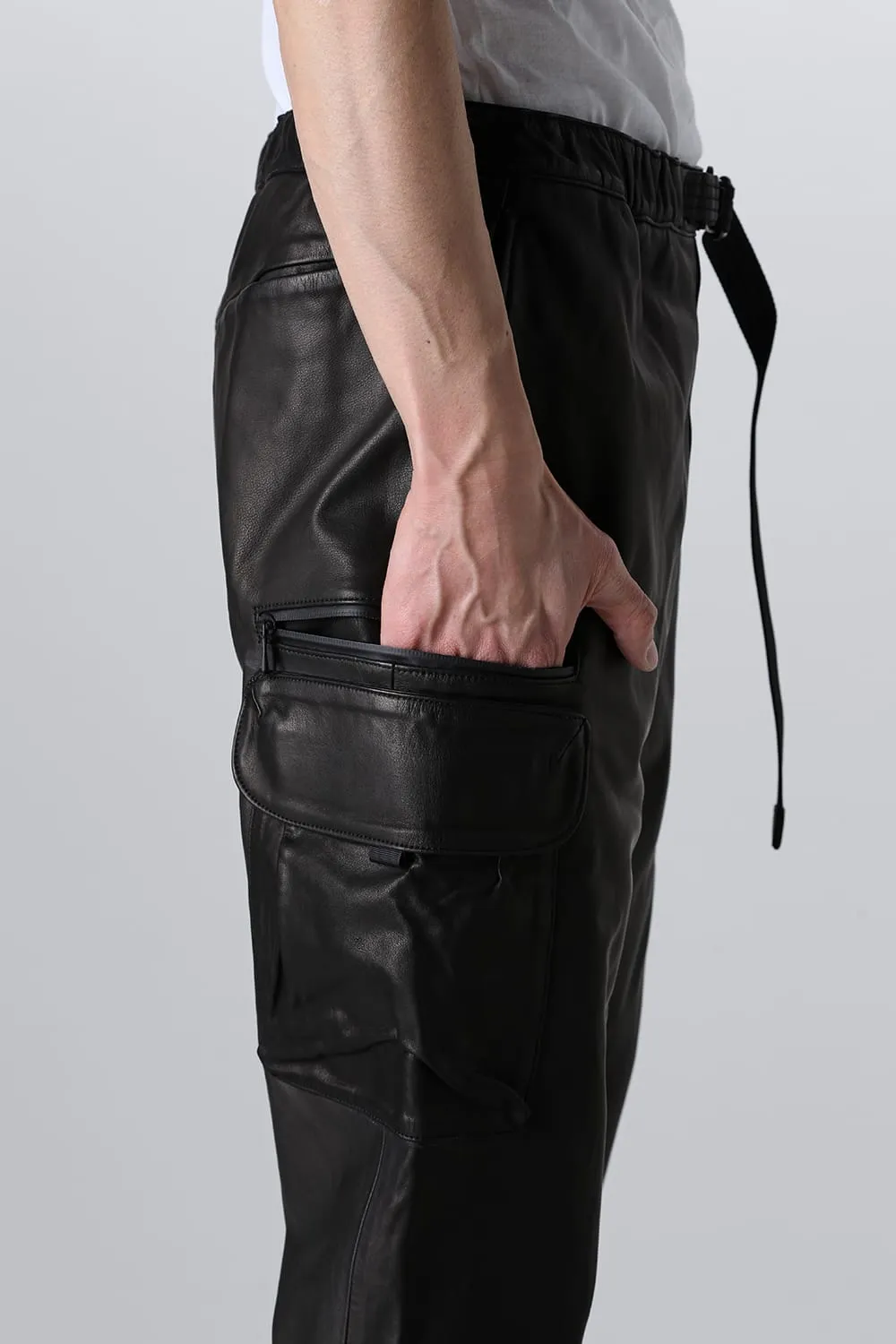 Cropped Bush Leather Black